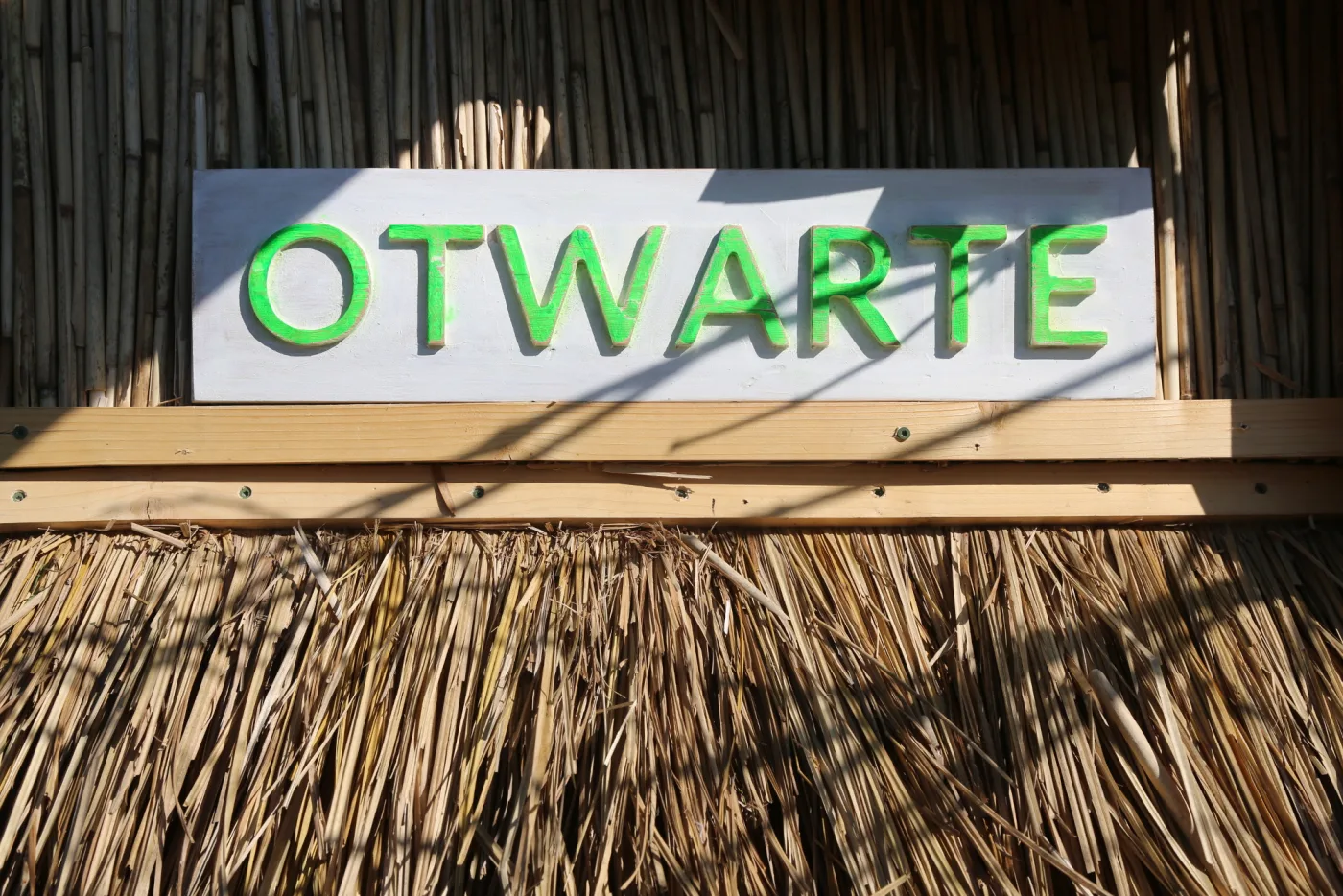 Drewniana tabliczka "Otwarte"