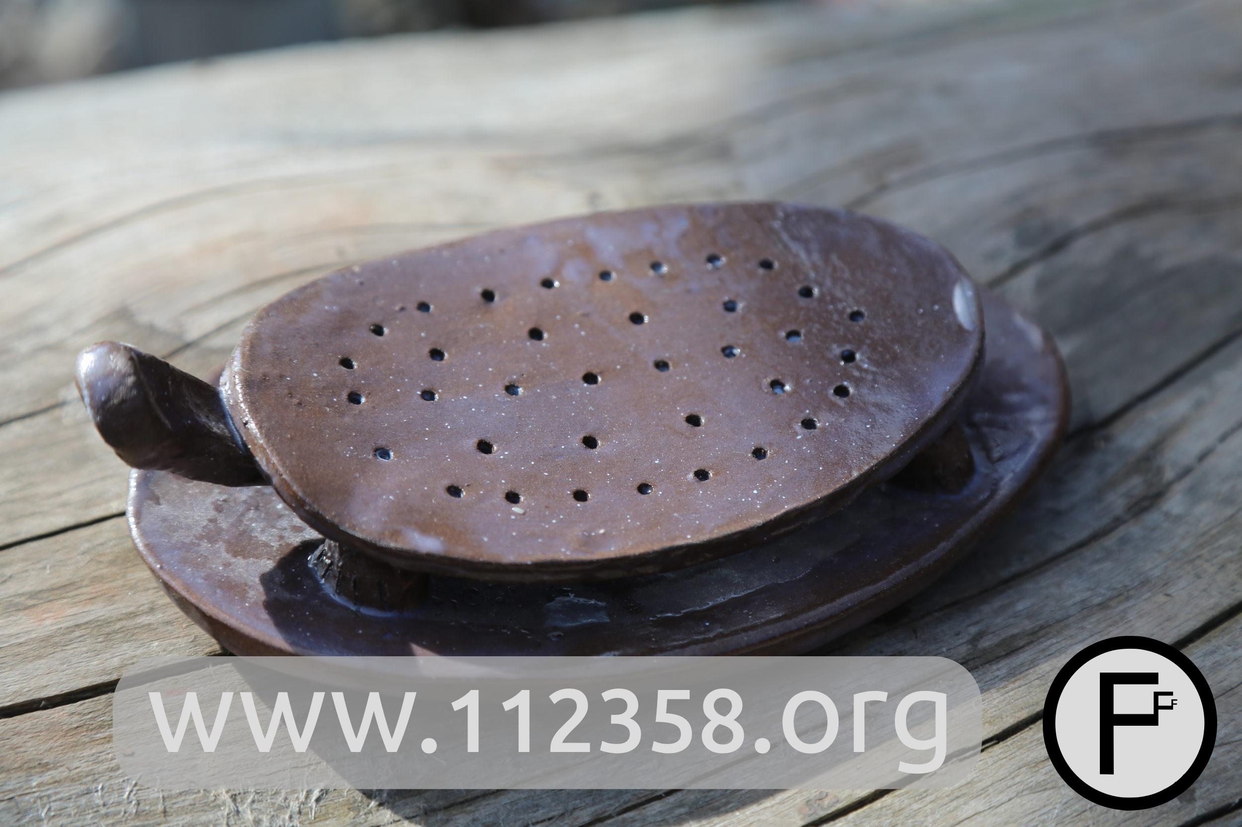 Mydelniczki ceramiczne