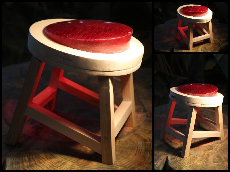 Molestujący taboret